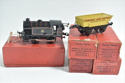 Lot 320 - Hornby 0-gauge train and stock