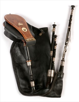 Lot 214 - Set of Northumbrian small pipes.