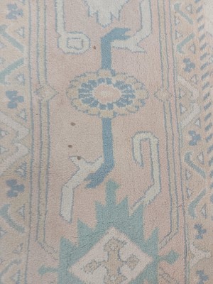 Lot 528 - Ushak carpet