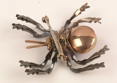 Lot 181 - Spider brooch