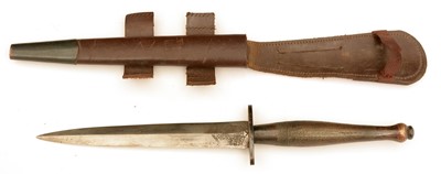 Lot 986 - Wilkinson Sword Fairbairn Sykes second pattern commando knife