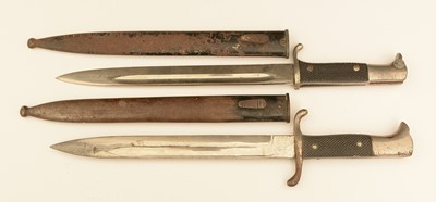 Lot 987 - A WWII German K98 parade bayonet and a Wehrmacht parade dagger