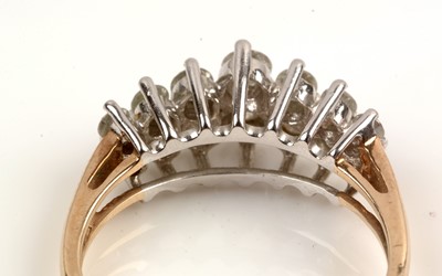 Lot 77 - Diamond dress ring