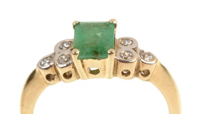 Lot 222 - Emerald and diamond ring