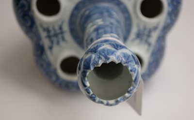Lot 404 - Chinese blue and white