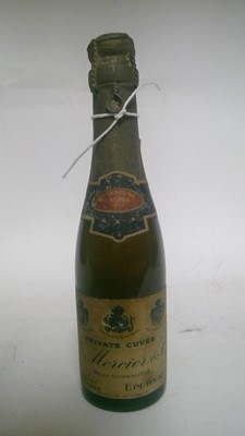 Lot 915 - Champagne