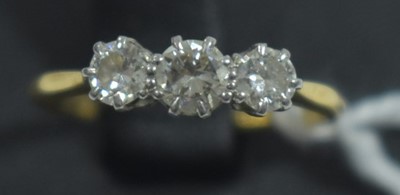 Lot 92 - Three stone diamond ring