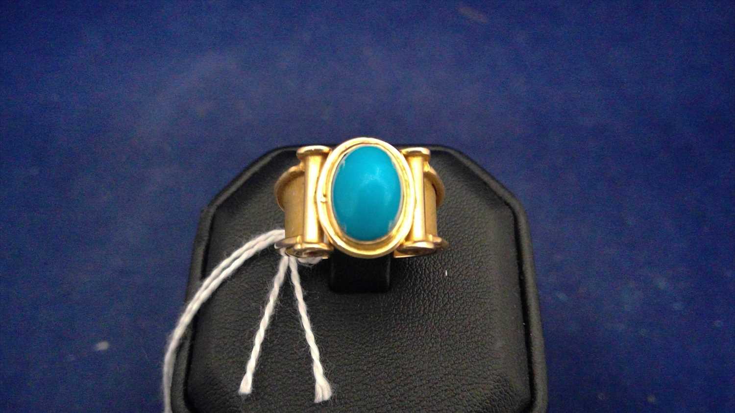Lot 458 - Turquoise ring