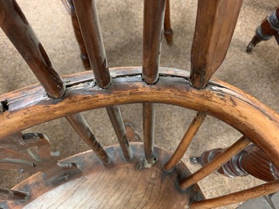 Lot 668 - 19th century windsor chair