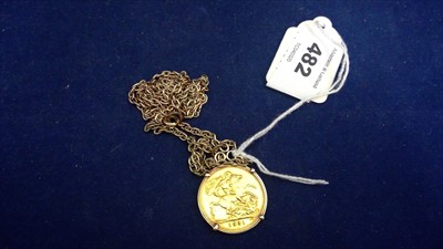 Lot 482 - Sovereign pendant