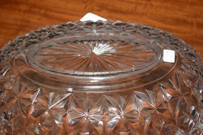 Lot 521 - Irish glass bowl and stand