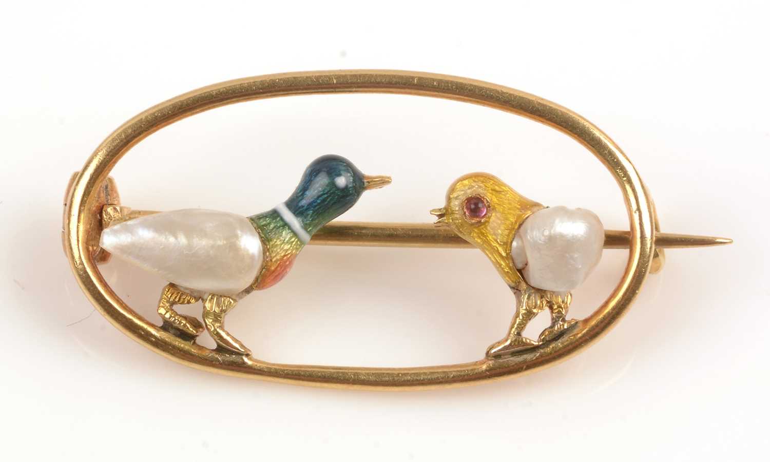 Lot 177 - Edwardian duck and chick brooch