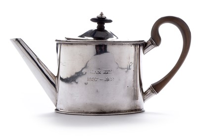 Lot 280 - Silver teapot