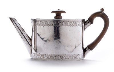 Lot 281 - A Victorian silver teapot