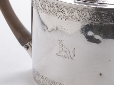 Lot 281 - A Victorian silver teapot