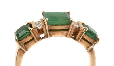 Lot 221 - Emerald and diamond ring