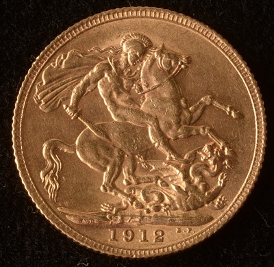 Lot 1077 - George V gold sovereign