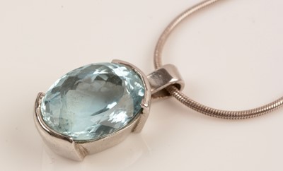 Lot 107 - Aquamarine pendant and earrings
