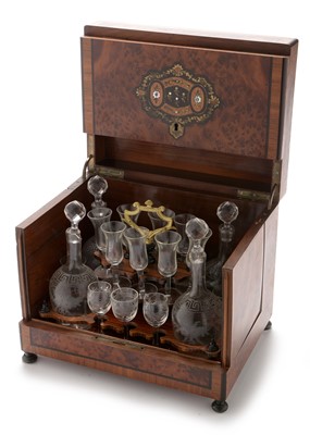 Lot 981 - Decanter box