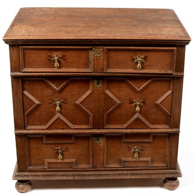 Lot 1047 - 18th Century Continental oak chest of drawers