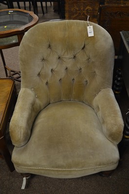 Lot 640 - Victorian easy armchair