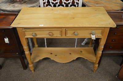 Lot 717 - 20 century pine side table