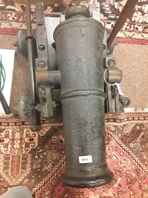 Lot 975 - A 20th century signal cannon