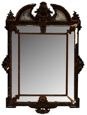 Lot 1095 - 18th Century gilt and gesso mirror