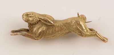 Lot 175 - Running hare brooch
