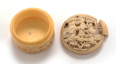 Lot 416 - Two Canton ivory chess pieces; small Chinese ivory box; and a netsuke.