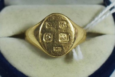 Lot 158 - Gold signet ring