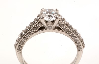 Lot 54 - Diamond ring