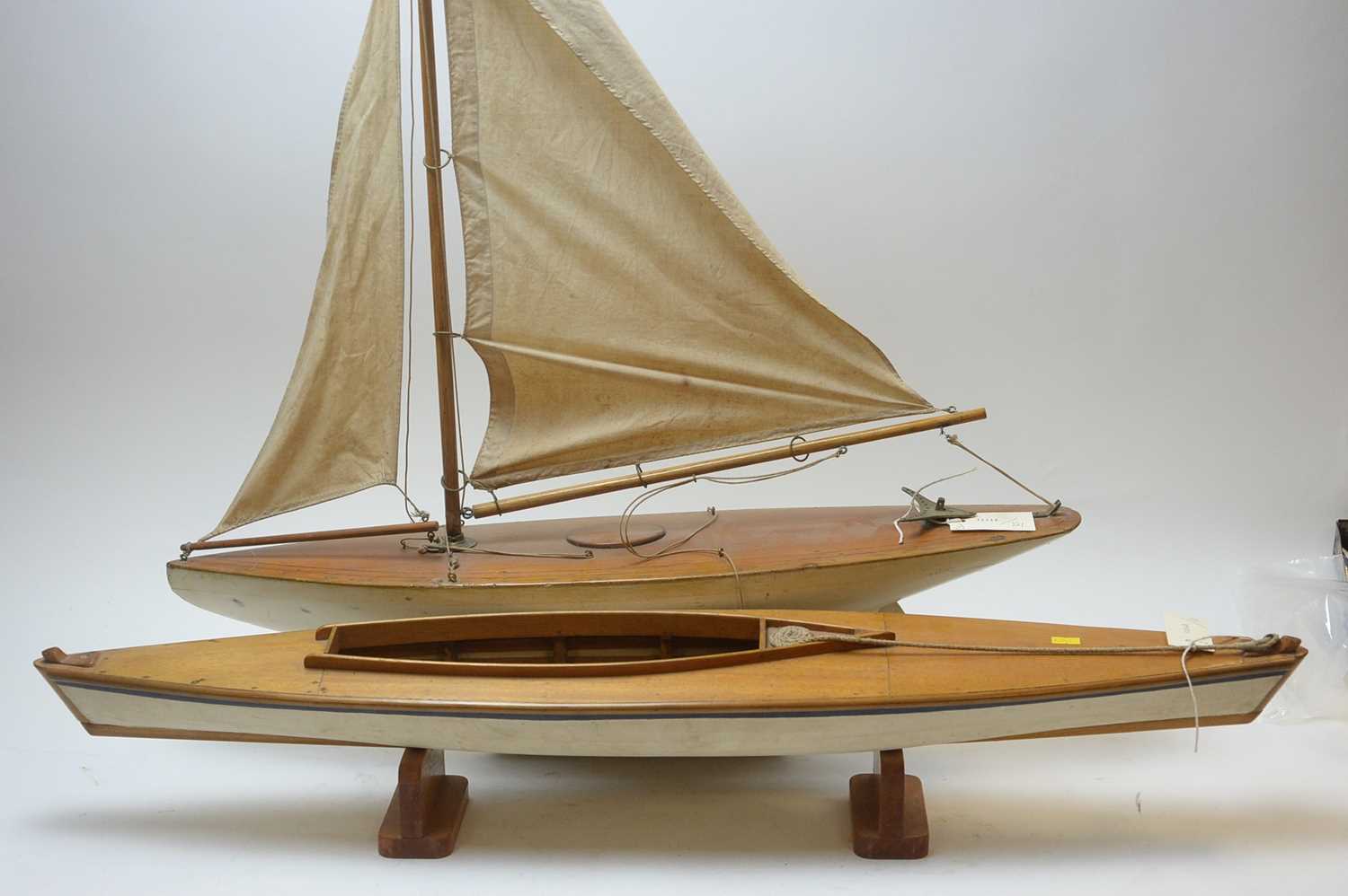 Lot 251 - Pond yachts