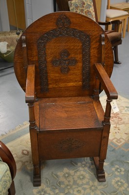Lot 604 - 20th century oak monks chair