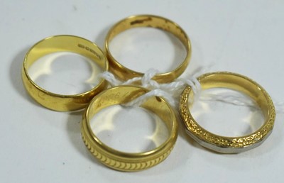 Lot 112 - Four gold rings