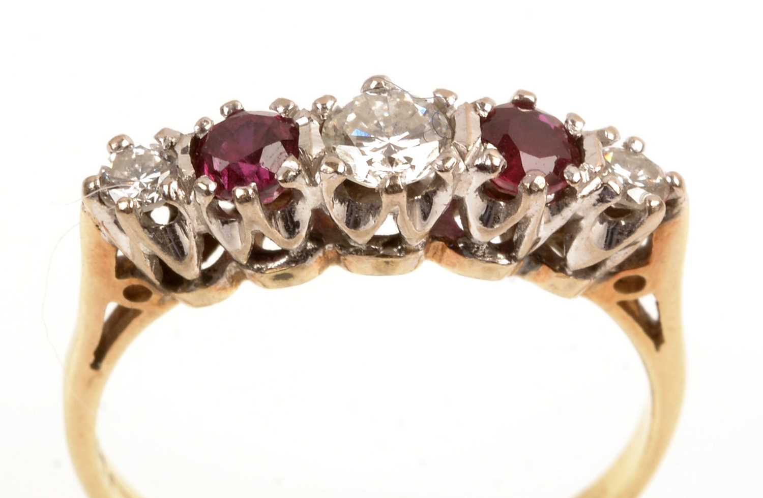Lot 133 - Ruby and diamond ring