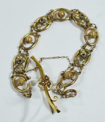 Lot 156 - Bracelet and brooch