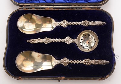 Lot 314 - Silver fruit and sifting spoons