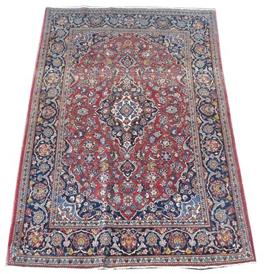 Lot 910 - Kashan rug