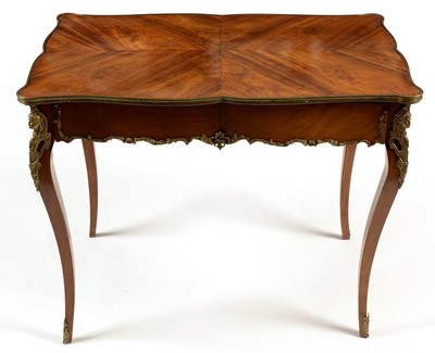 Lot 1148 - 20th Century Louis XV style writing table