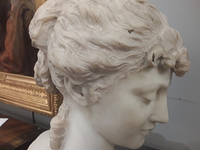 Lot 998 - 19th Century marble bust