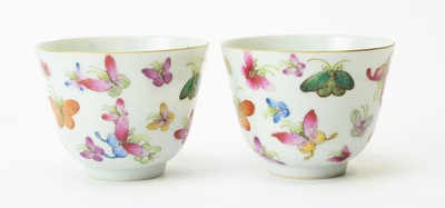 Lot 559 - Pair of famille rose wine cups