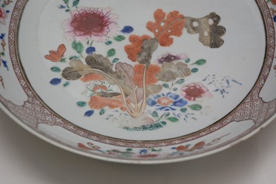 Lot 389 - Pair of Famille Rose saucer dishes