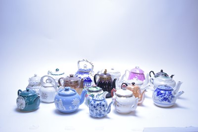 Lot 120 - Teapots
