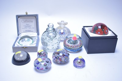 Lot 164 - Paperweights