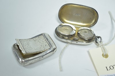 Lot 10 - Silver sovereign case and snuff box