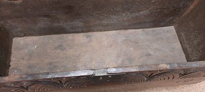 Lot 518 - 17th century oak coffer