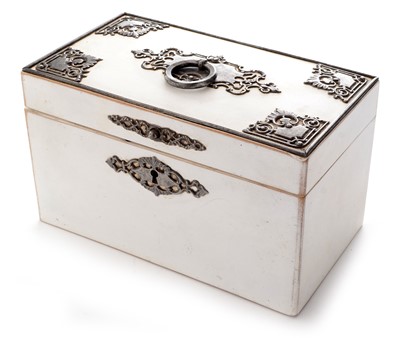 Lot 692 - A late 18th Century tea caddy