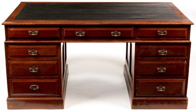 Lot 1194 - Victorian desk