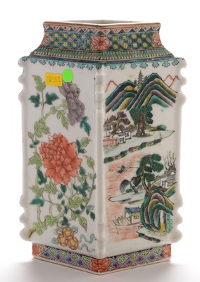 Lot 456 - Famille vert vase